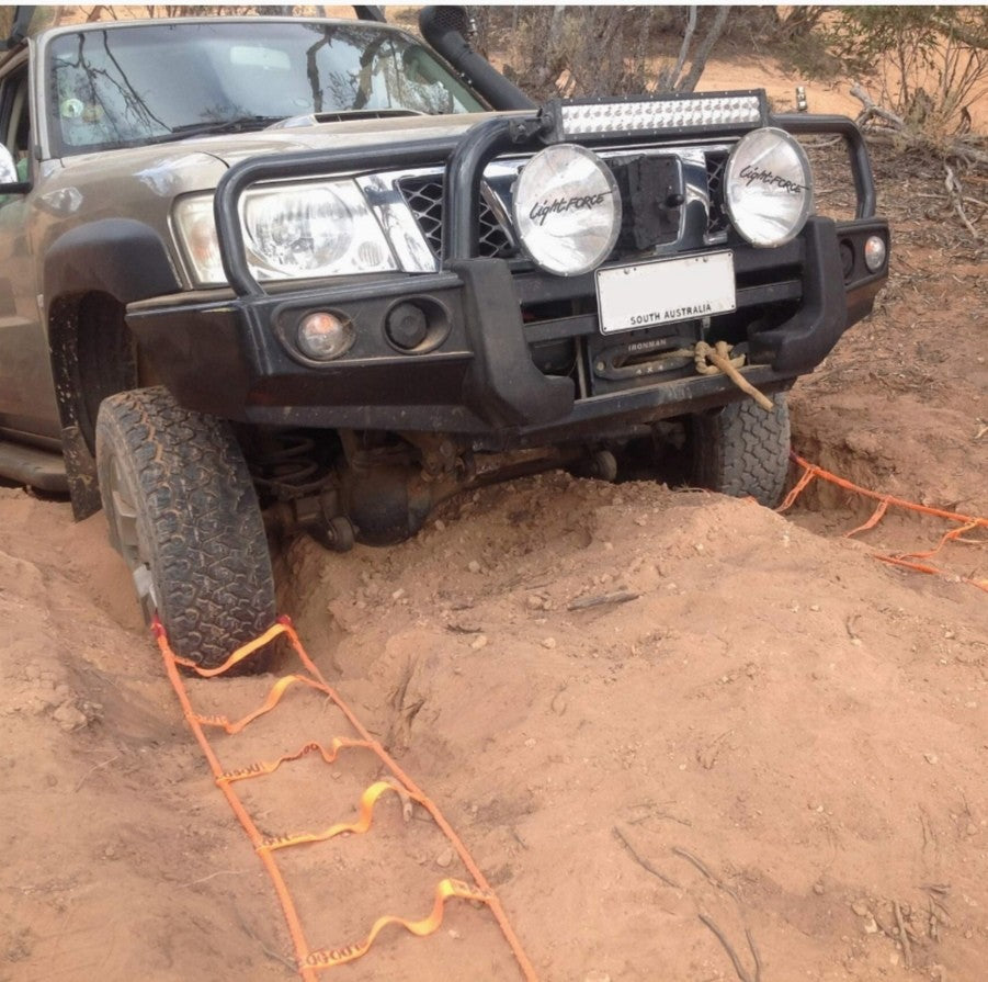 Power winch traction rope ladder